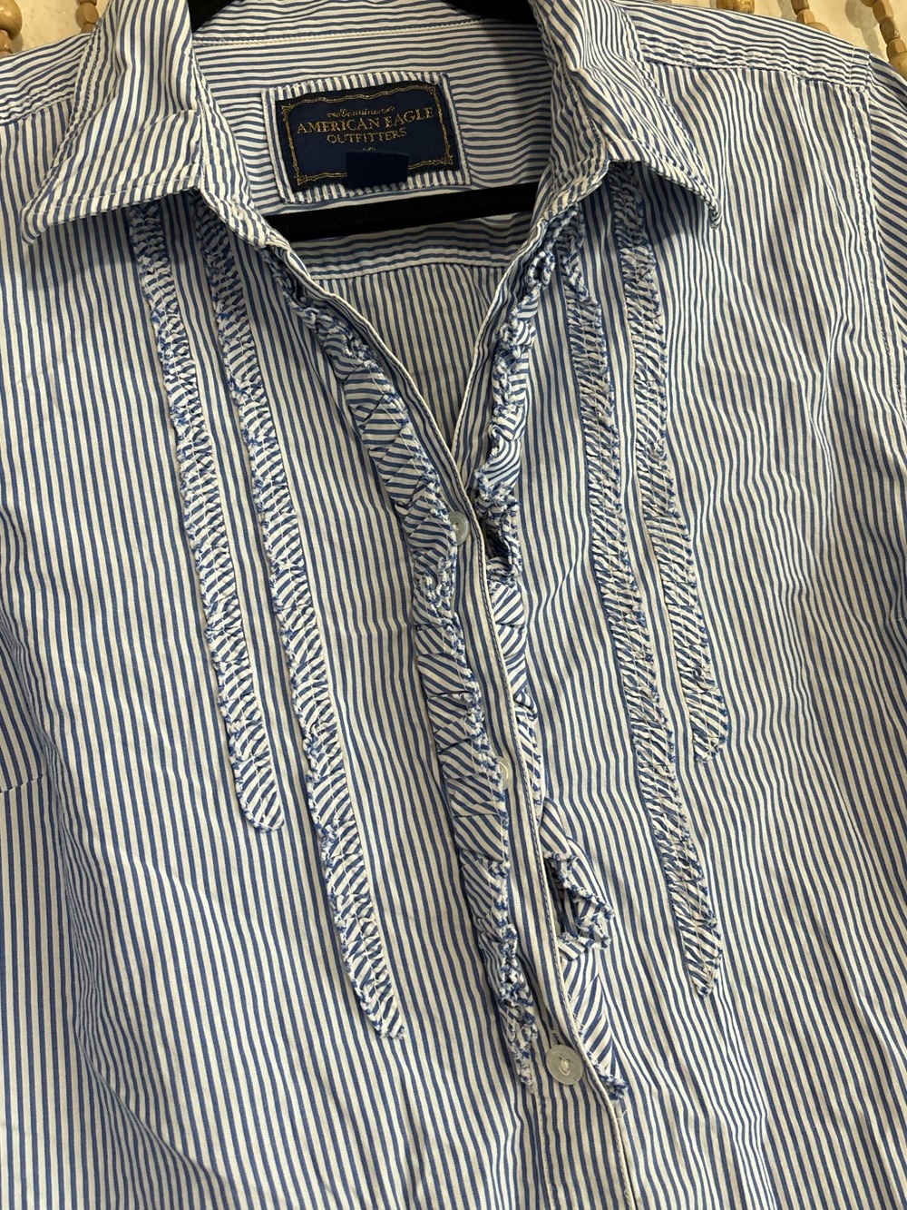 American Eagle Y2K White Blue Striped Ruffle Front Preppy Classic Button Down 14 - Picture 2 of 6